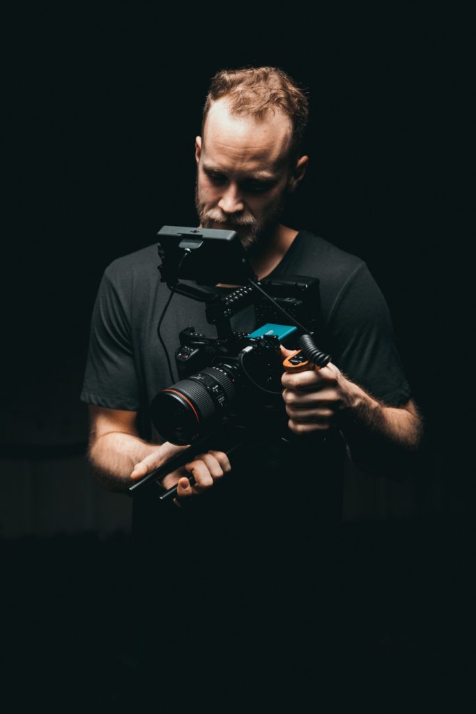 pexels kyle loftus 3379933